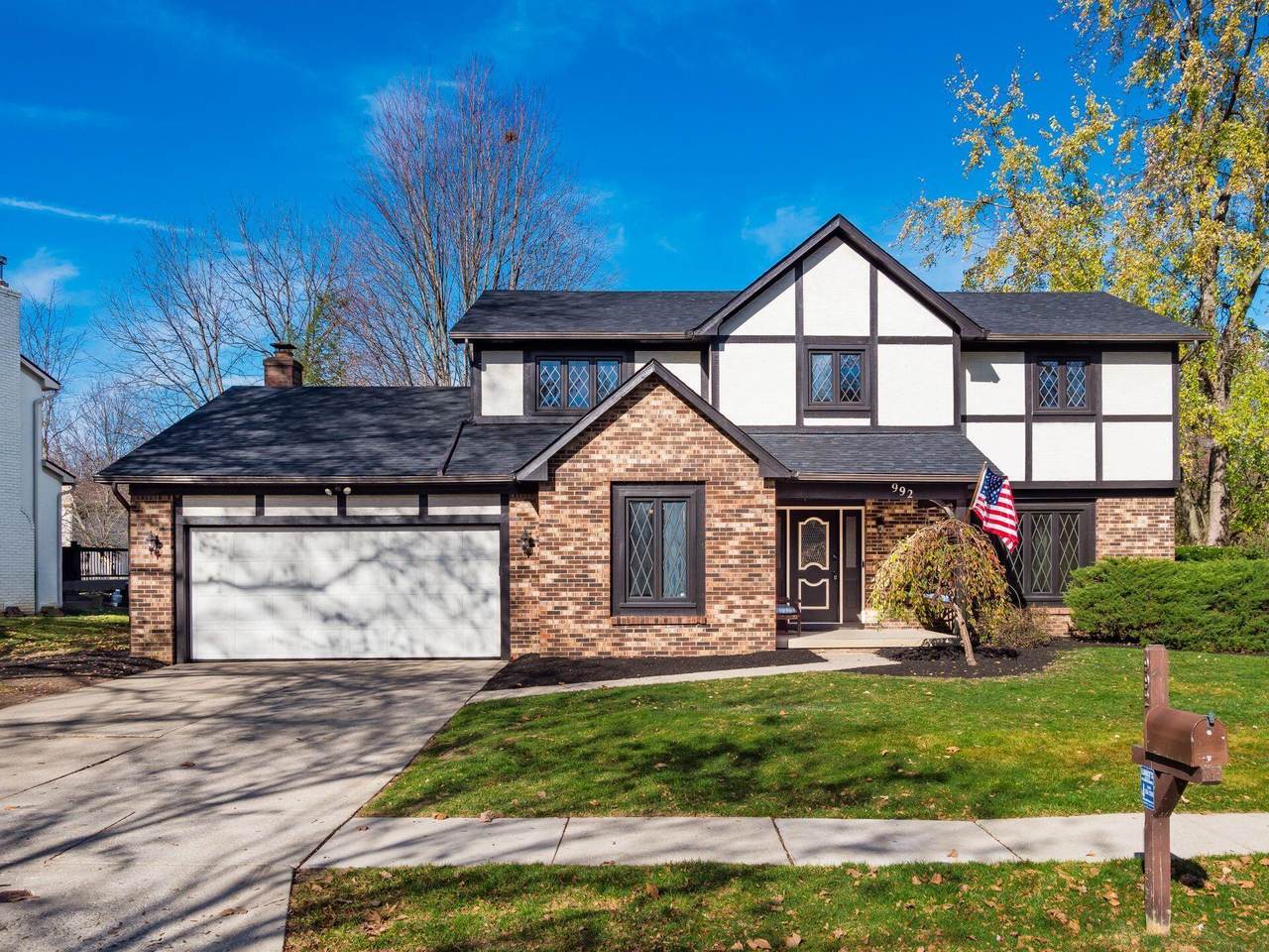 992 Macgregor Avenue - Photo 1