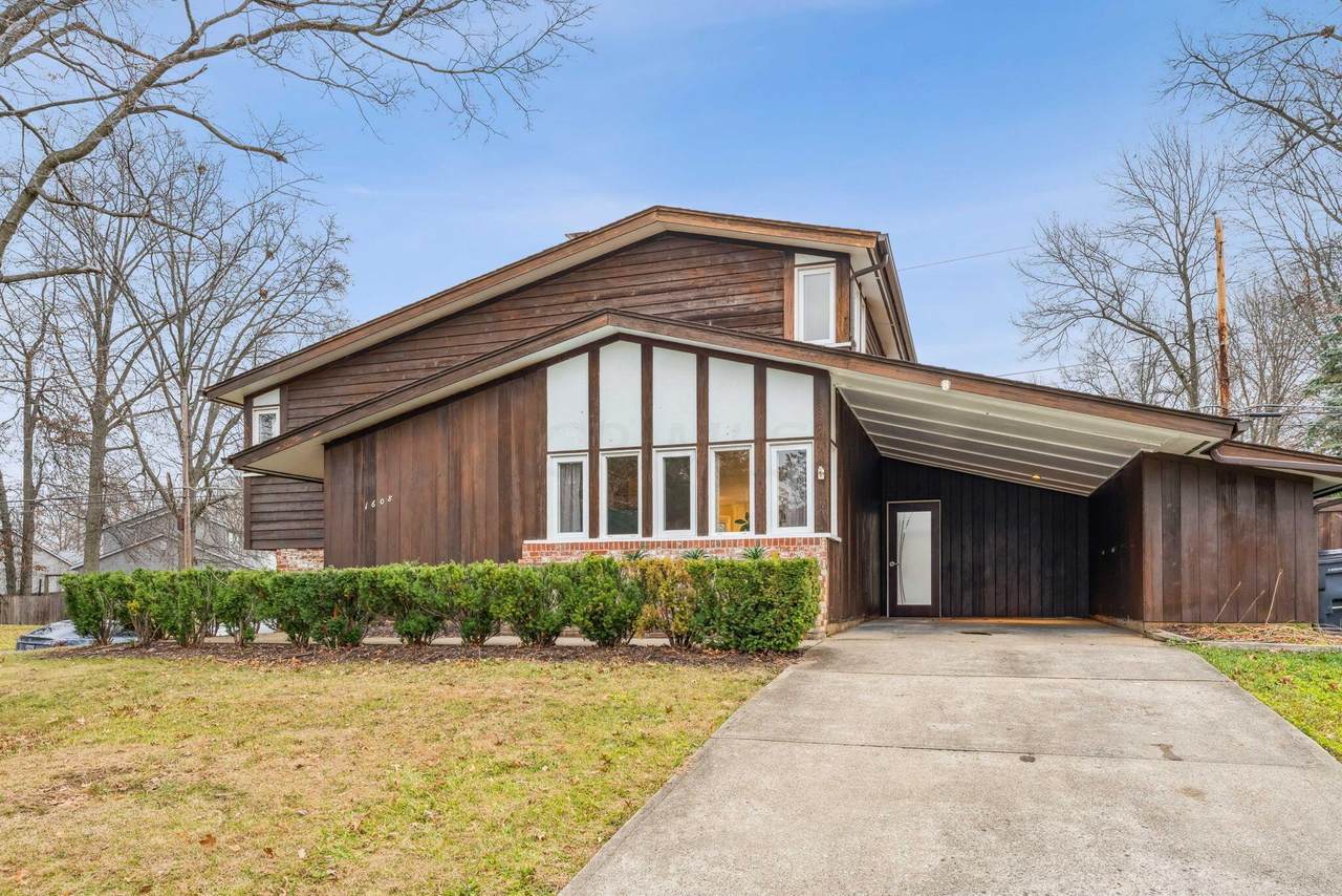 1608 Southwood Avenue - Photo 1