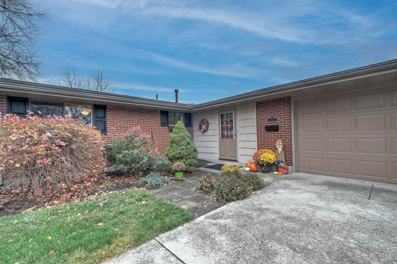 212 Edgefield Boulevard - Photo 1