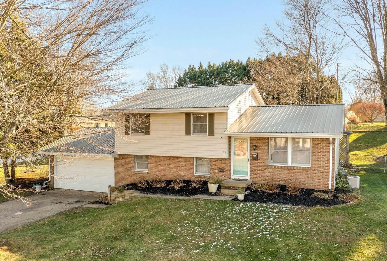 115 Essex Circle - Photo 1