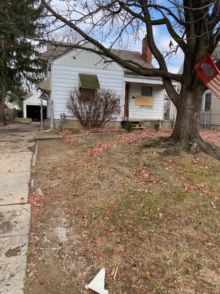 1292 Loretta Avenue - Photo 1