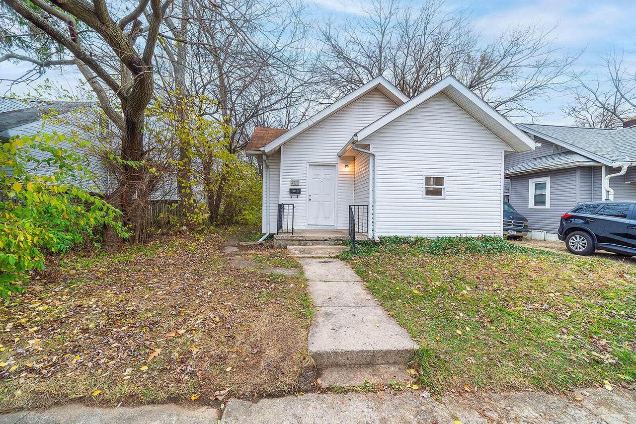 2818 10th Avenue - Photo 1