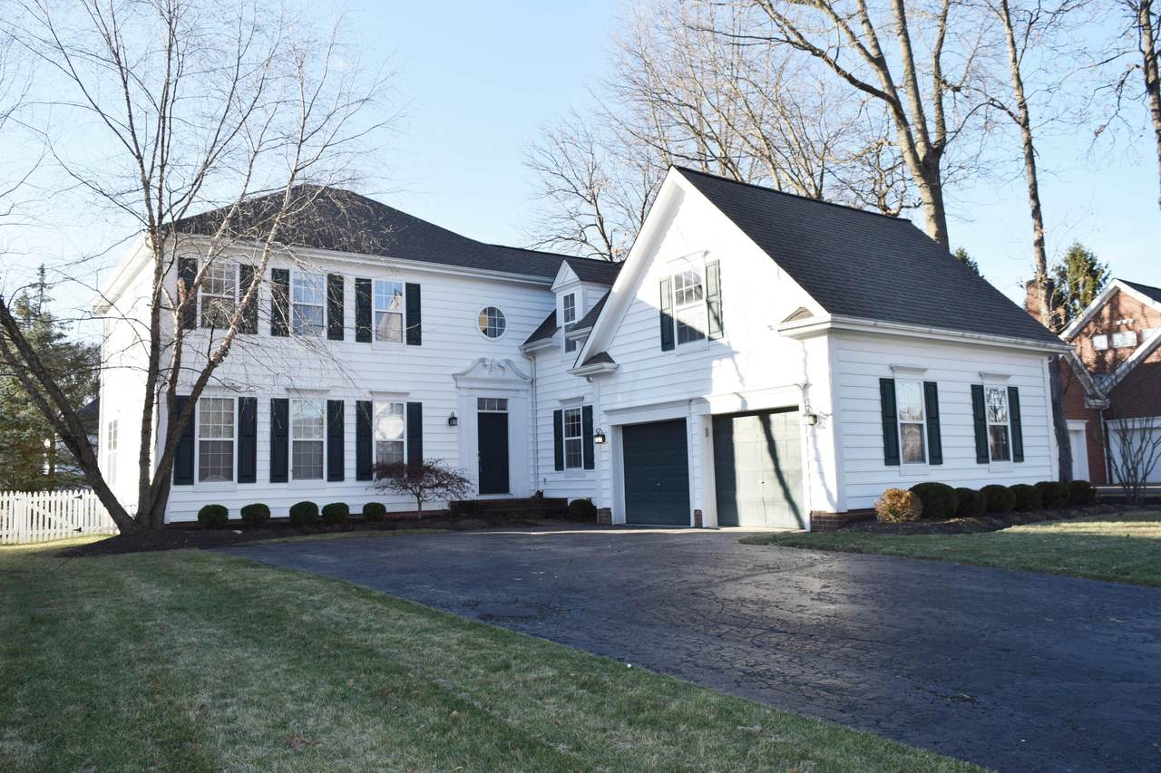 4995 Meadway Drive - Photo 1