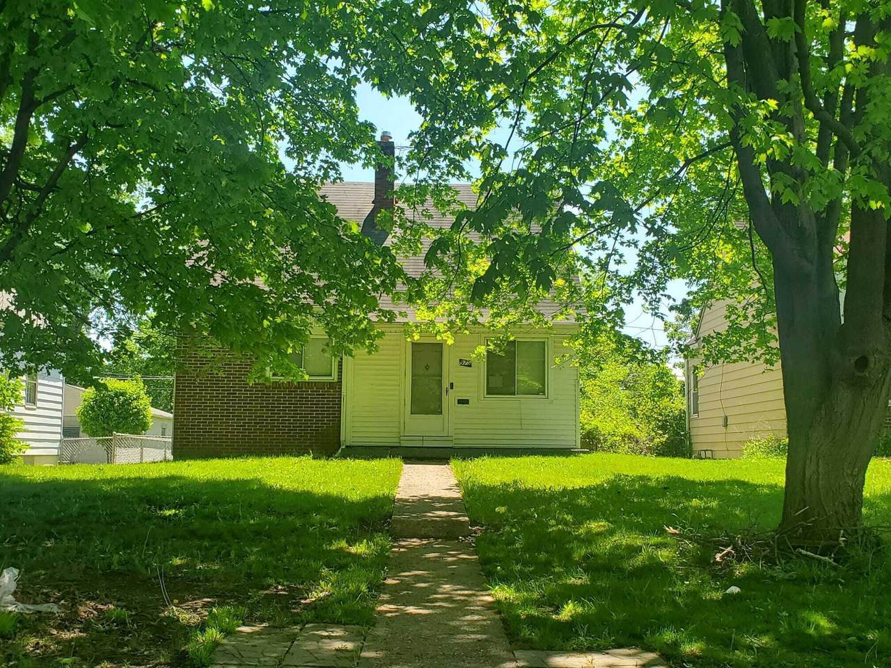 975 19th Avenue - Photo 1