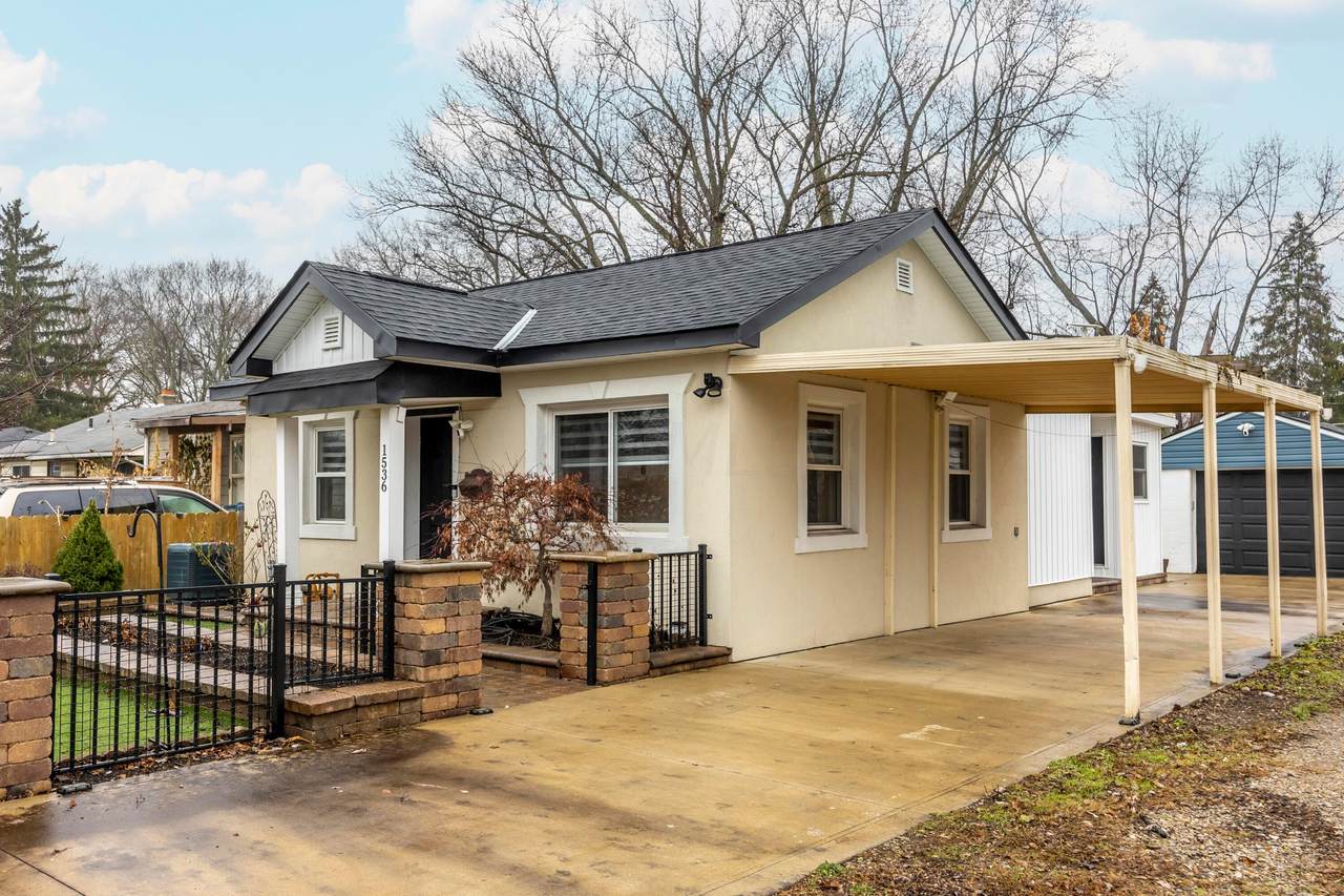 1536 Elmore Avenue - Photo 1