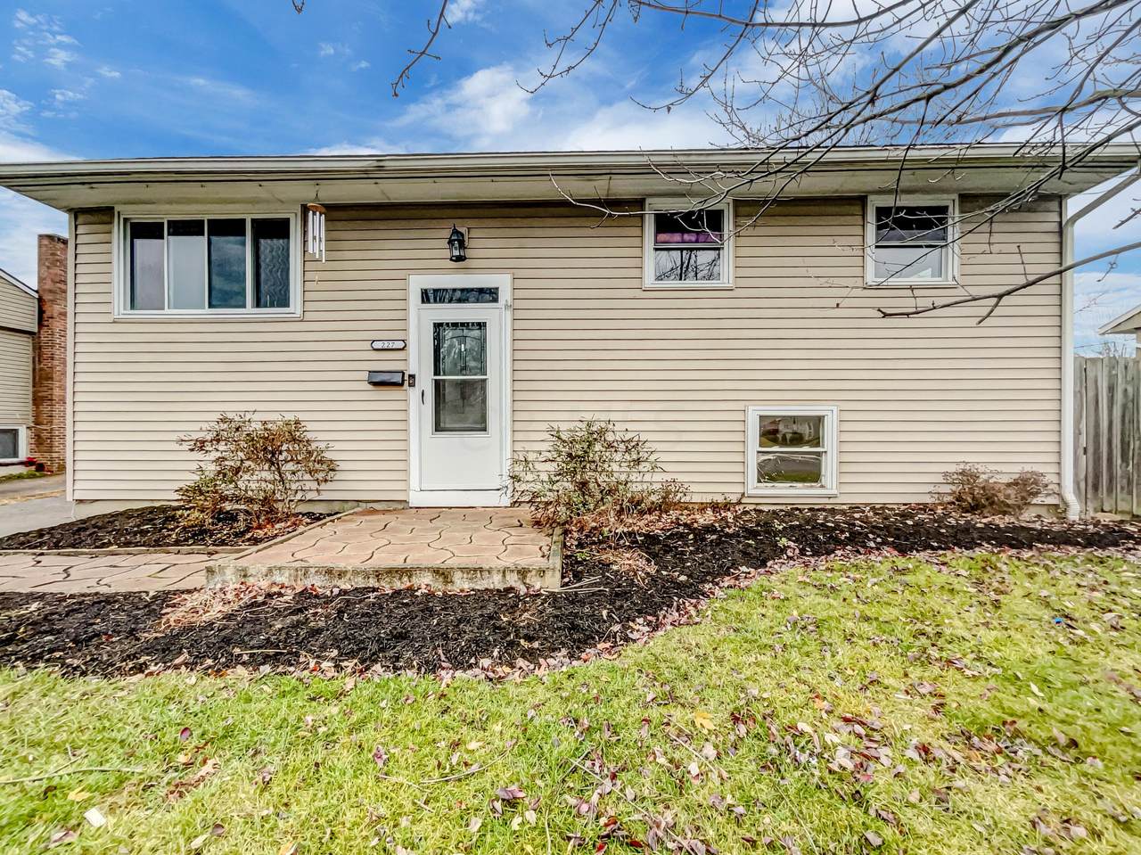 227 Lincolnshire Road - Photo 1