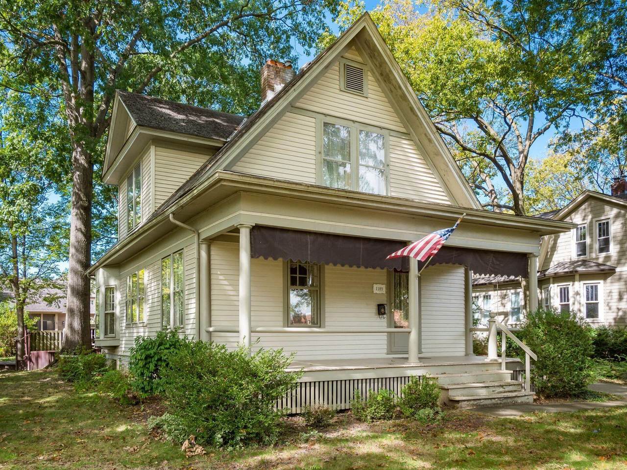 1189 Ashland Avenue - Photo 1