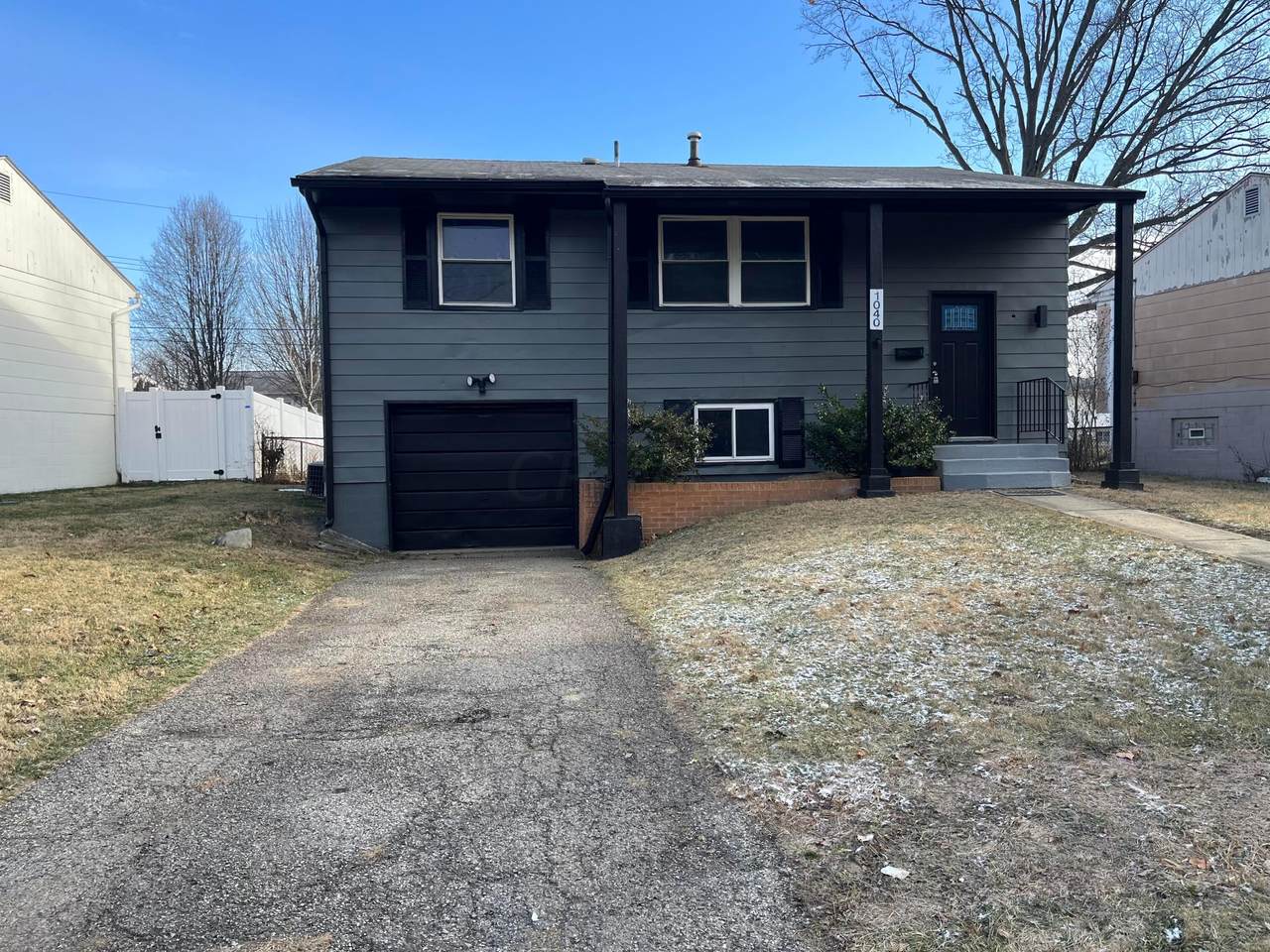 1040 Parkview Boulevard - Photo 1
