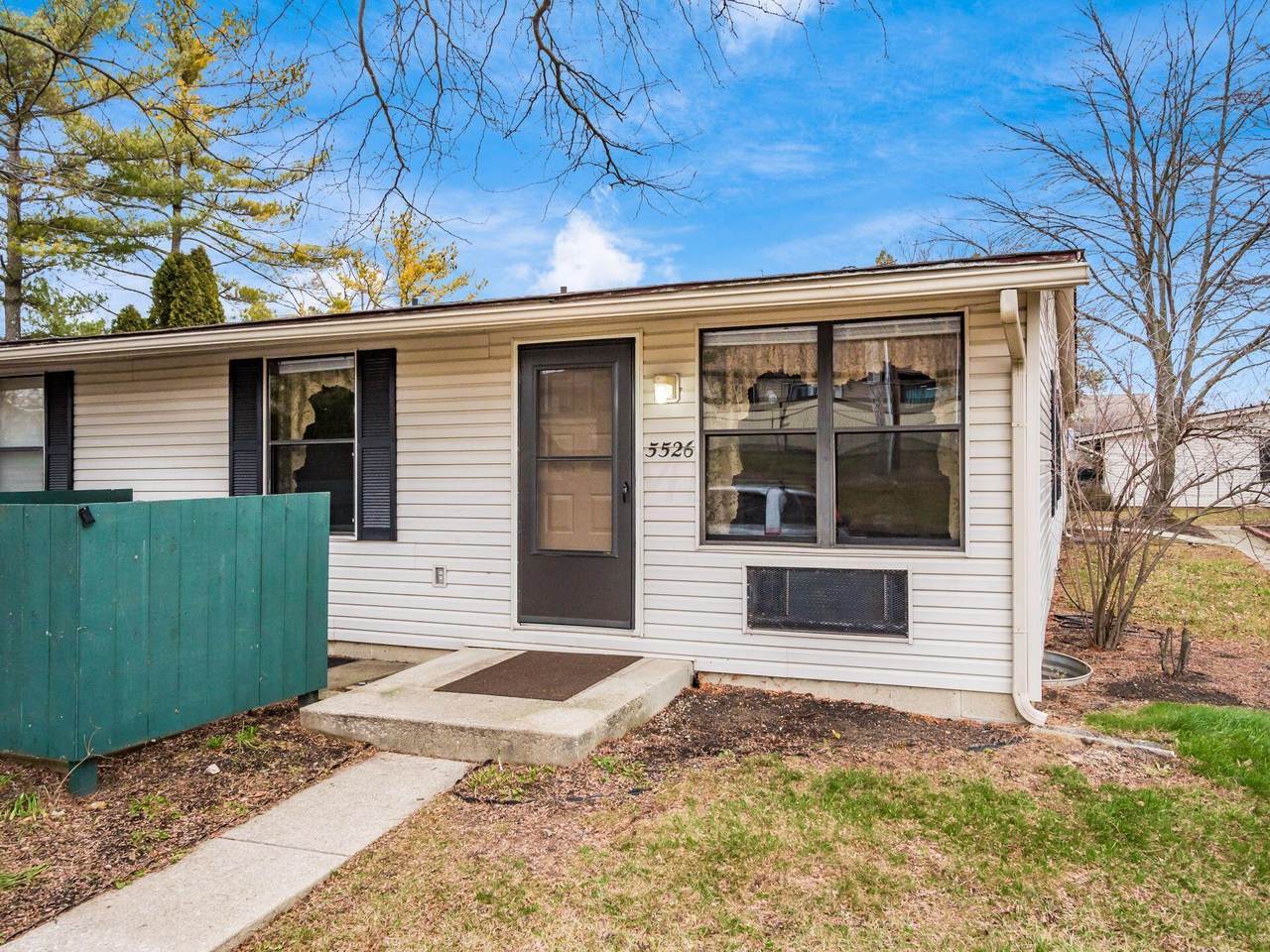 5526 Pipers Meadow Drive - Photo 1