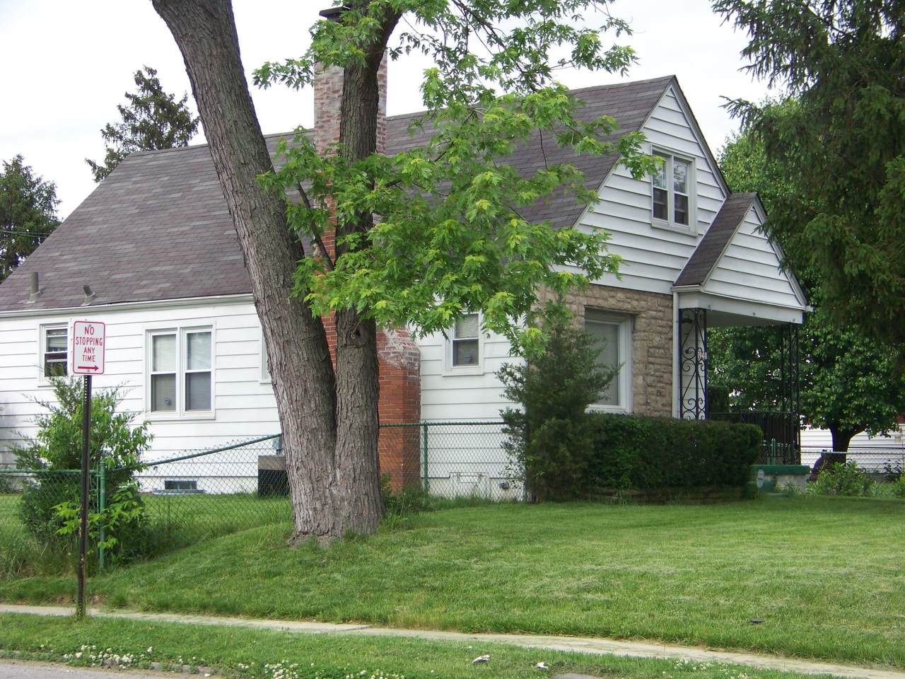 1940 Mound Street - Photo 1