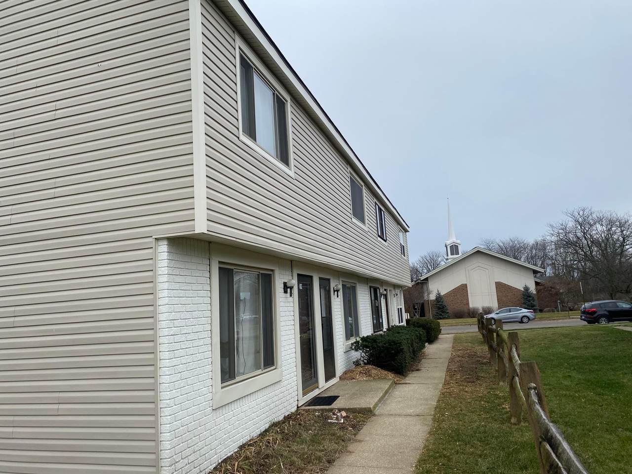 23 Hedgerow Lane - Photo 1