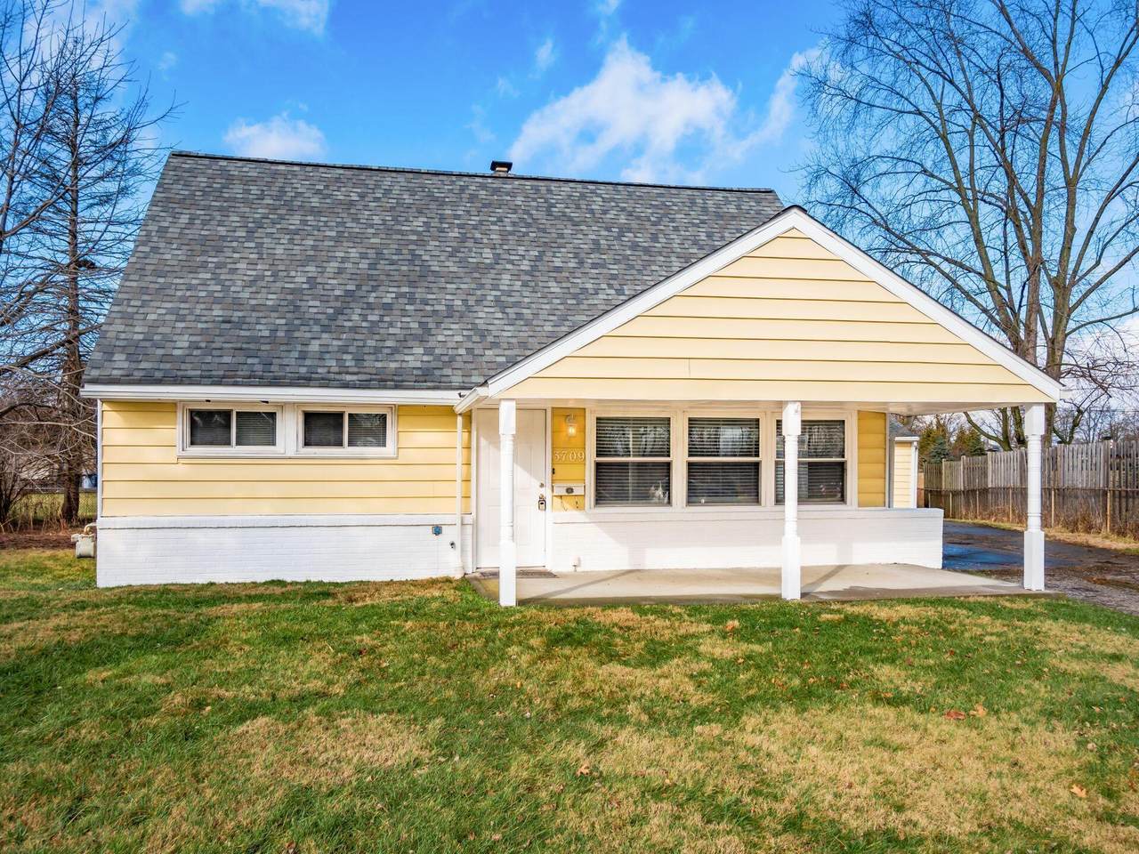 3709 Homecomer Drive - Photo 1