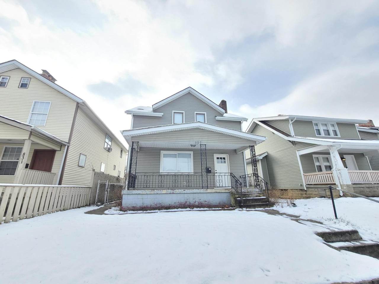 827 4th Avenue - Photo 1