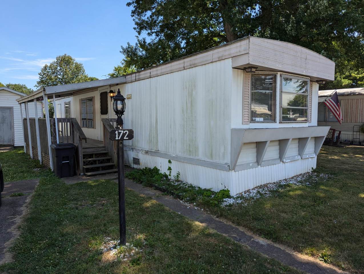 172 Parklawn Drive - Photo 1