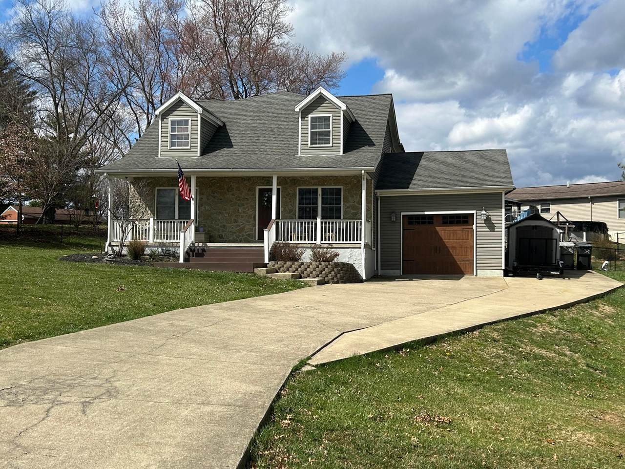 190 Redondo Drive - Photo 1