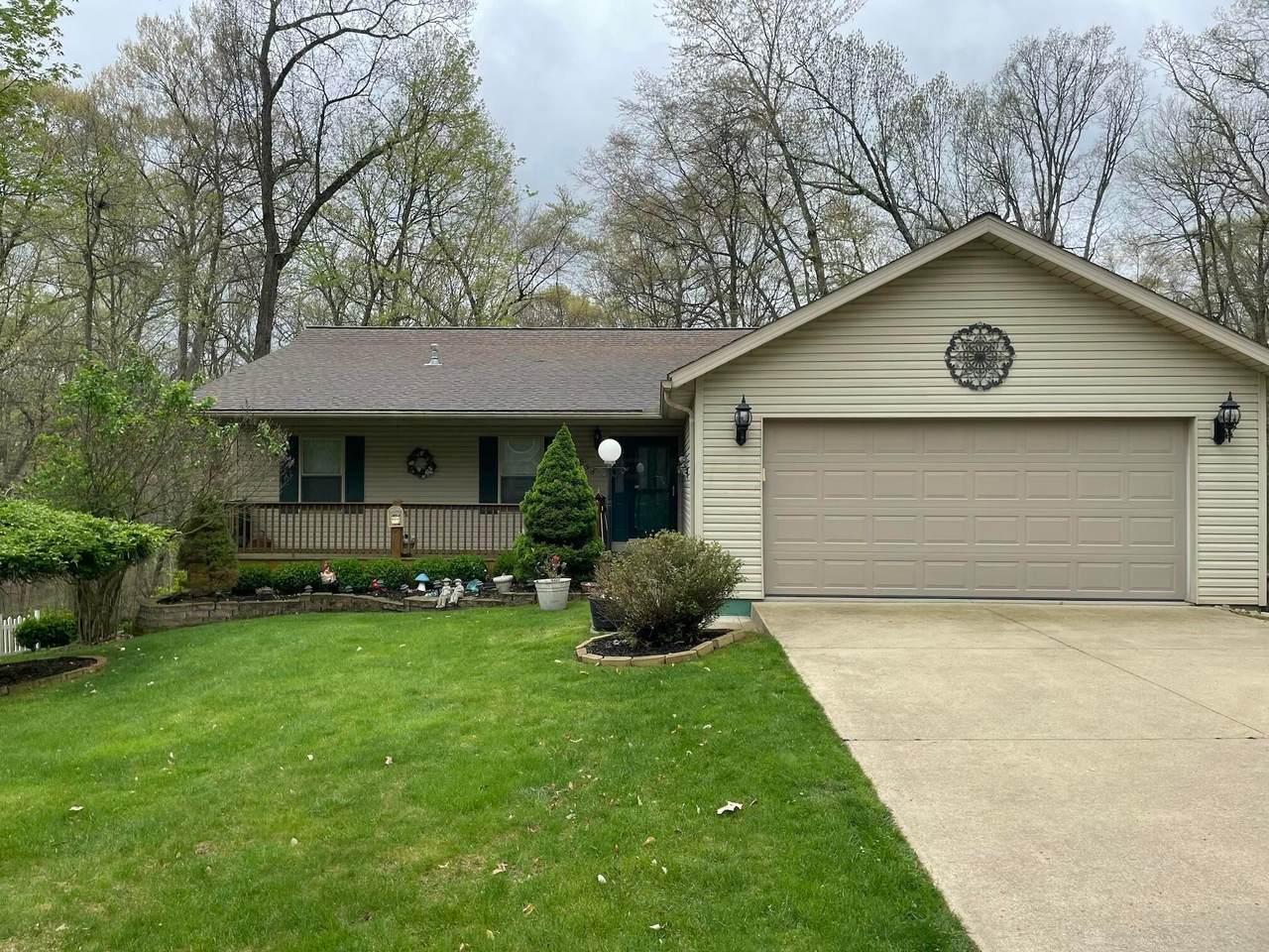 553 Floral Valley Drive - Photo 1