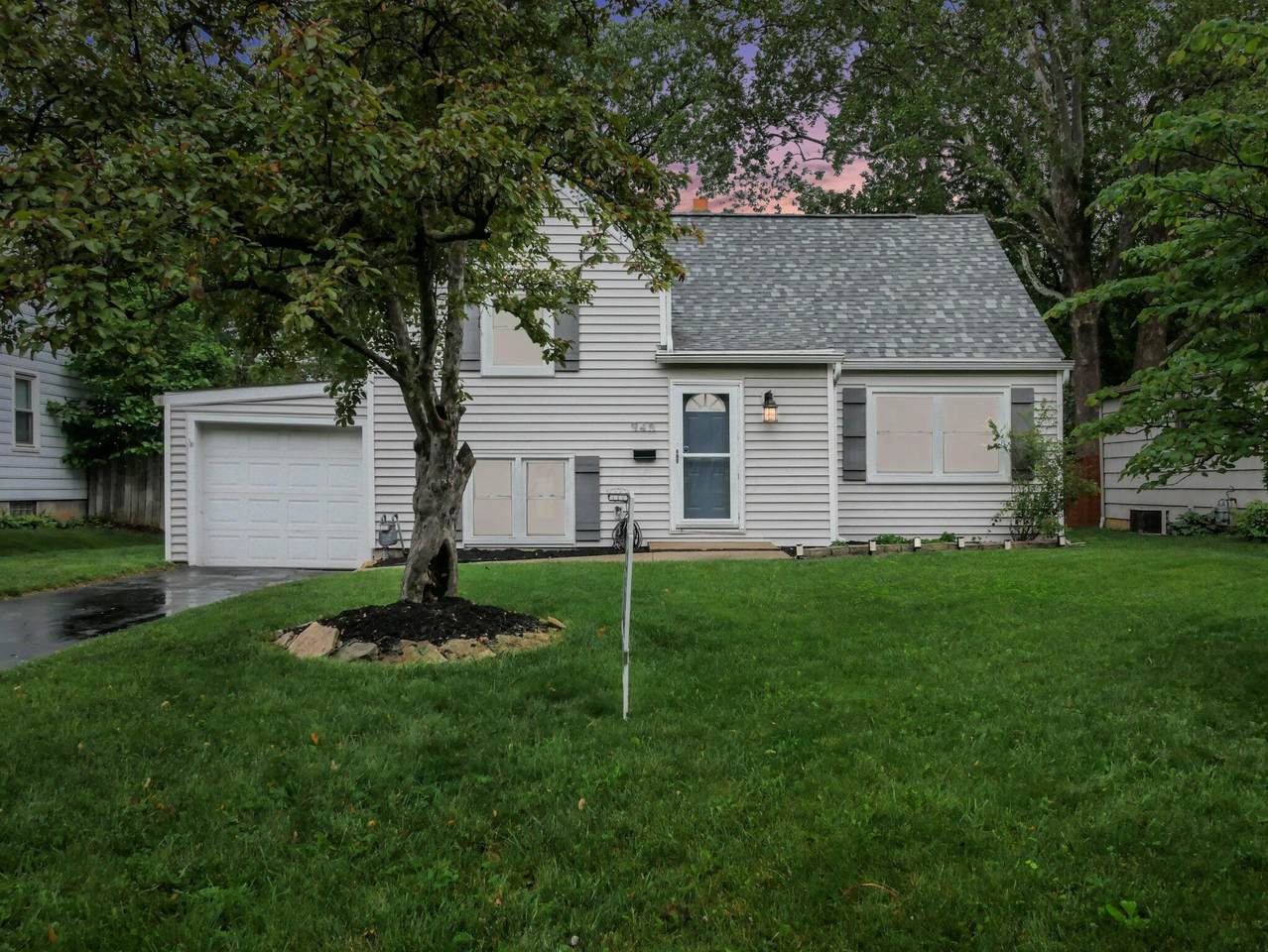 945 Francis Avenue - Photo 1