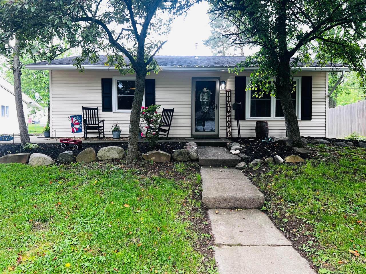 157 Saratoga Drive - Photo 1