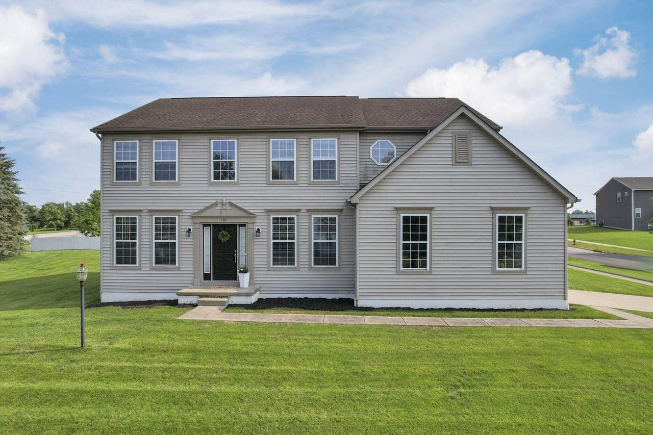 101 Stirling Way - Photo 1