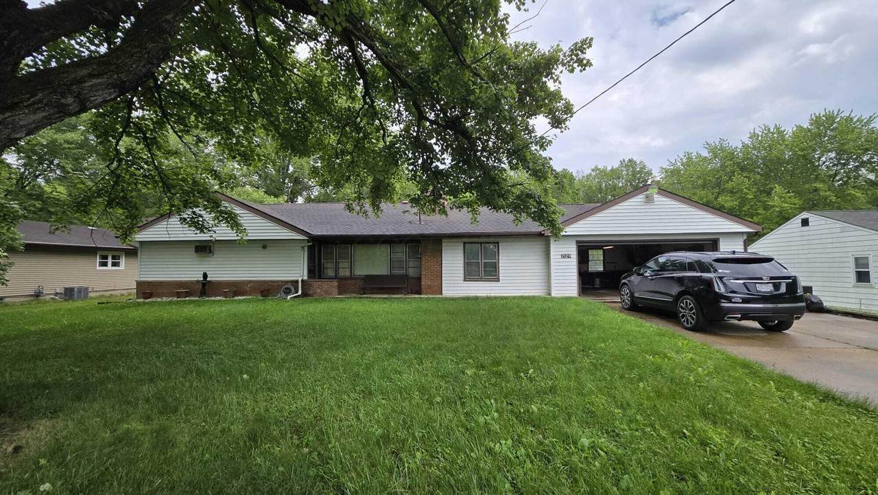 2129 Austintown Warren Road - Photo 1