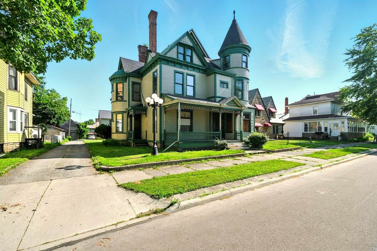 412 Rensselaer Street - Photo 1