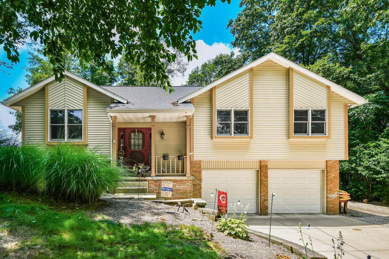 3182 Hiawatha Drive - Photo 1