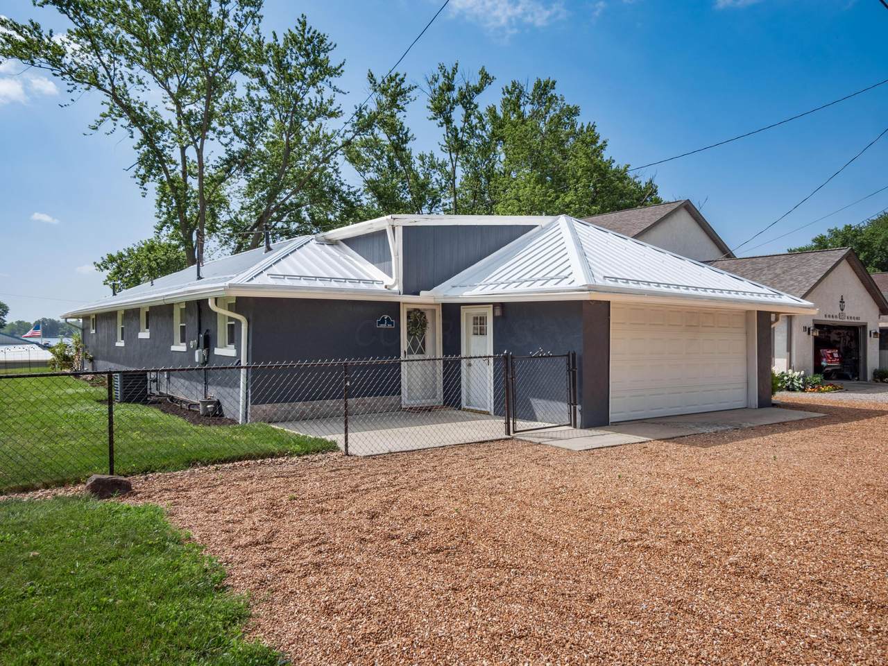 3 Lakeview Drive - Photo 1