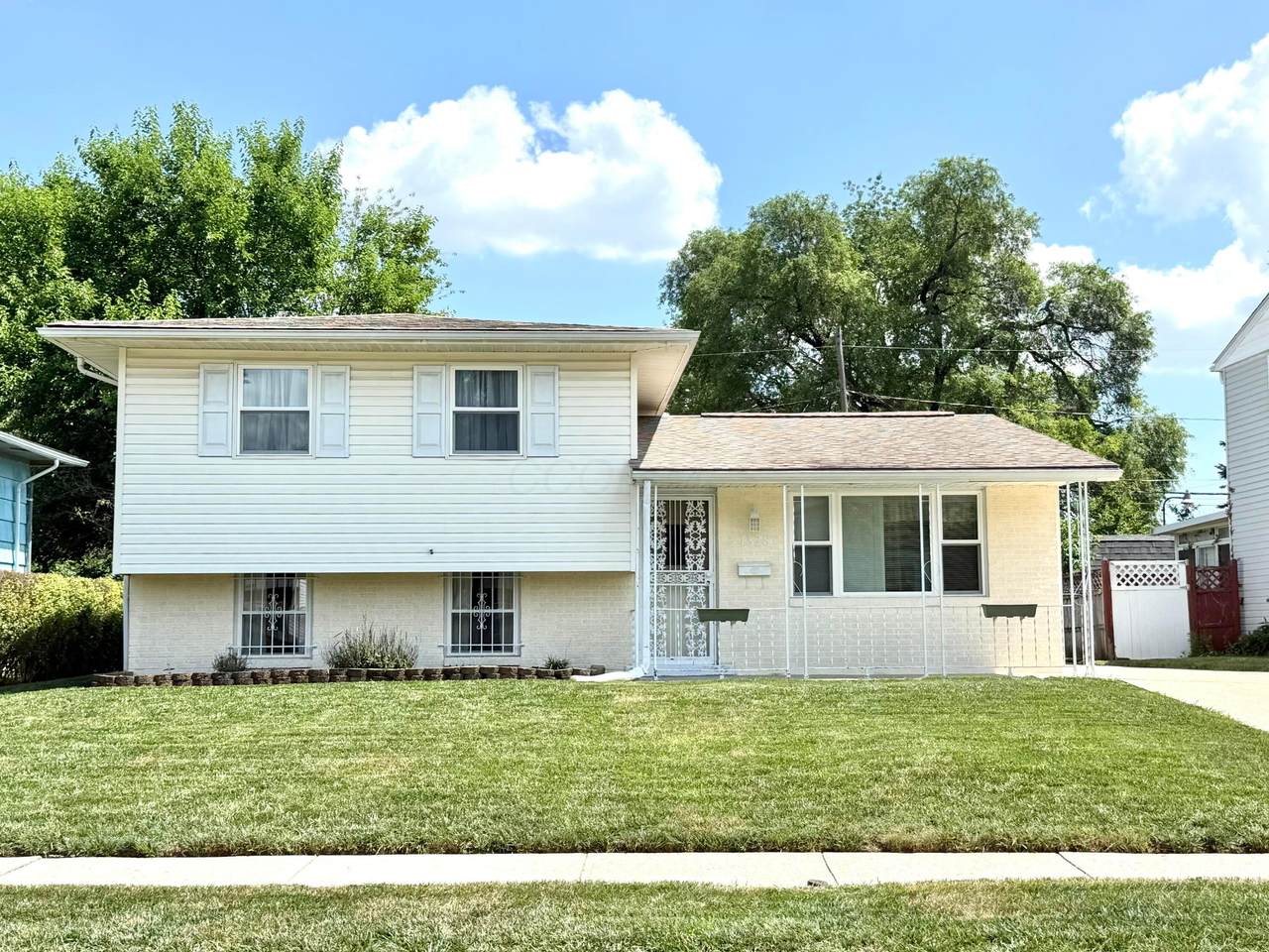 1528 Venice Drive - Photo 1