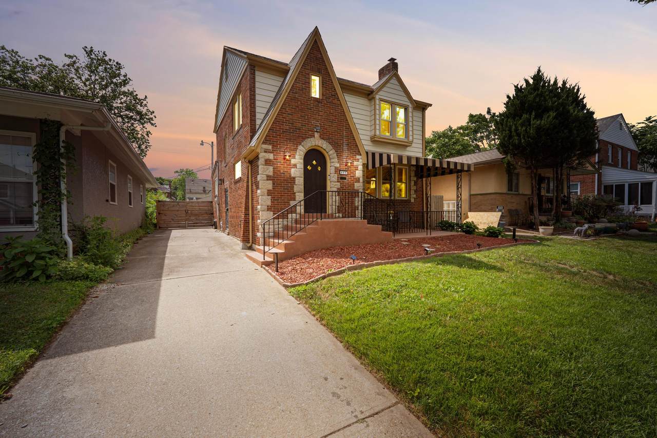 909 Lilley Avenue - Photo 1