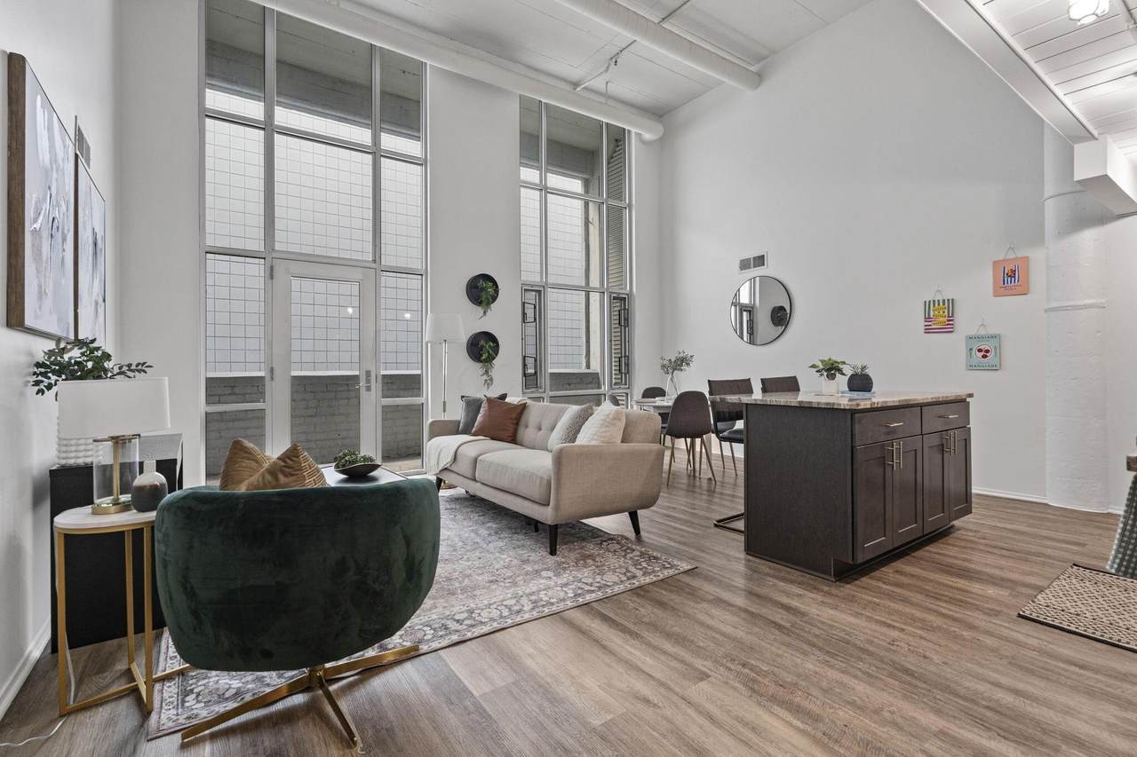 60-220 Spring Street - Photo 1