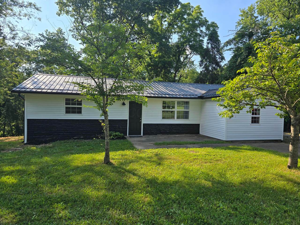 2887 Olde Falls Road - Photo 1