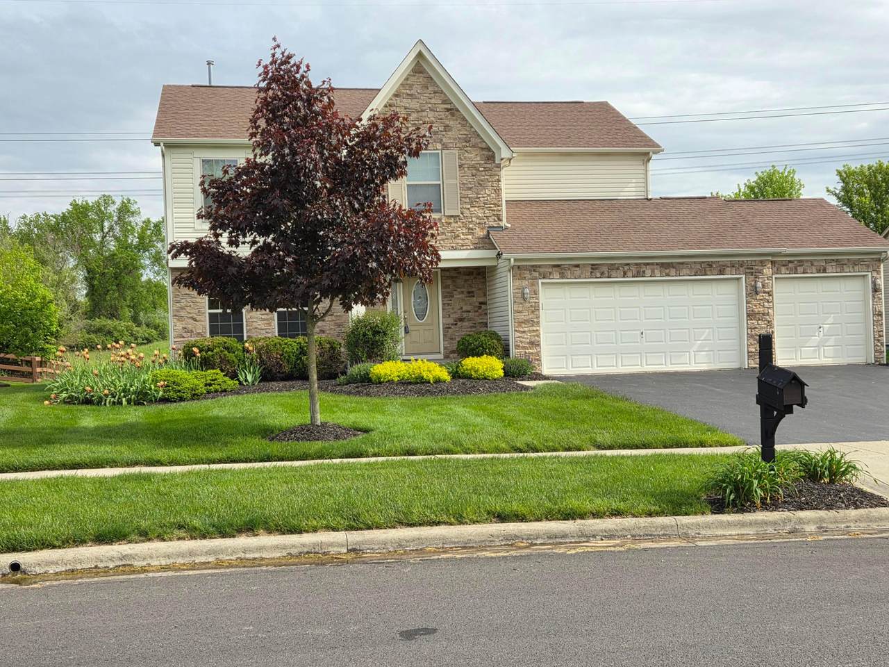 2771 Abbey Knoll Drive - Photo 1