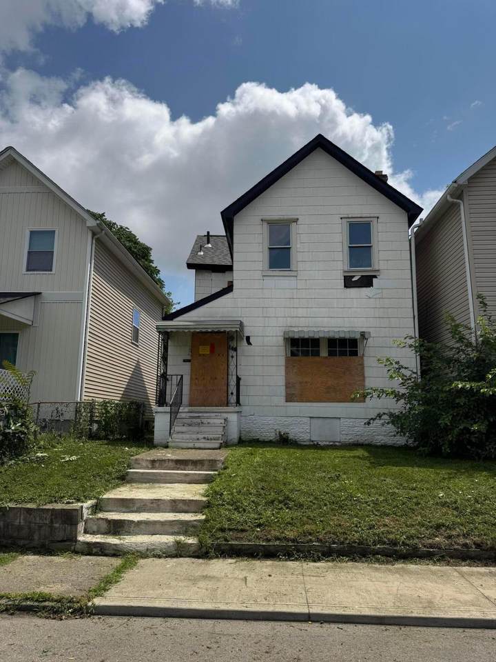 144 Princeton Avenue - Photo 1
