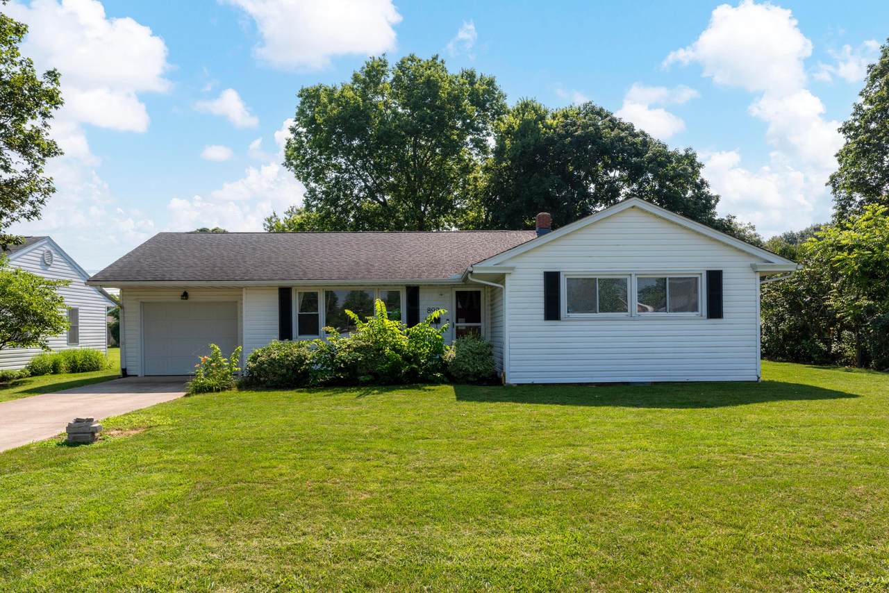 892 Lincoln Drive - Photo 1
