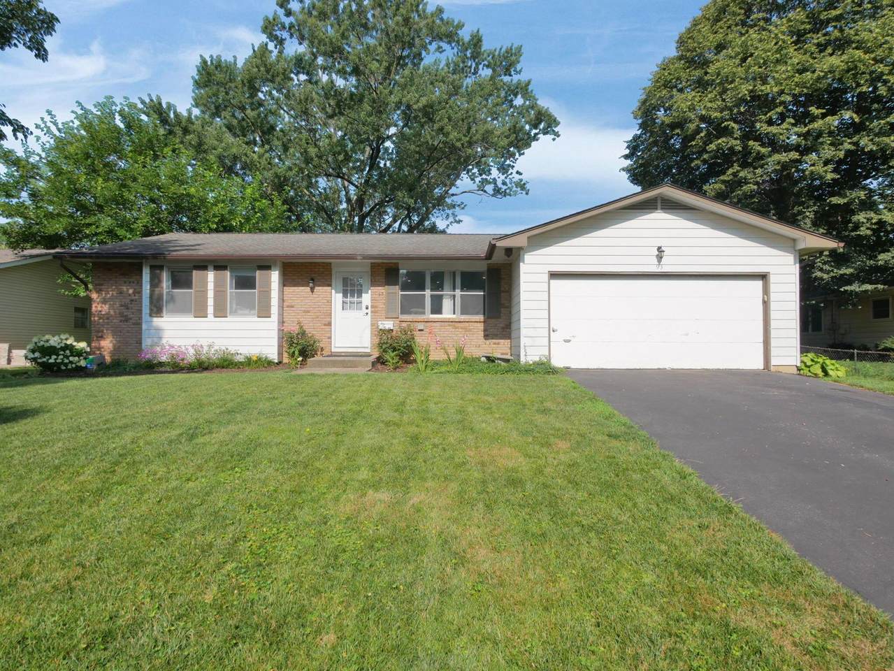 93 Cherokee Drive - Photo 1