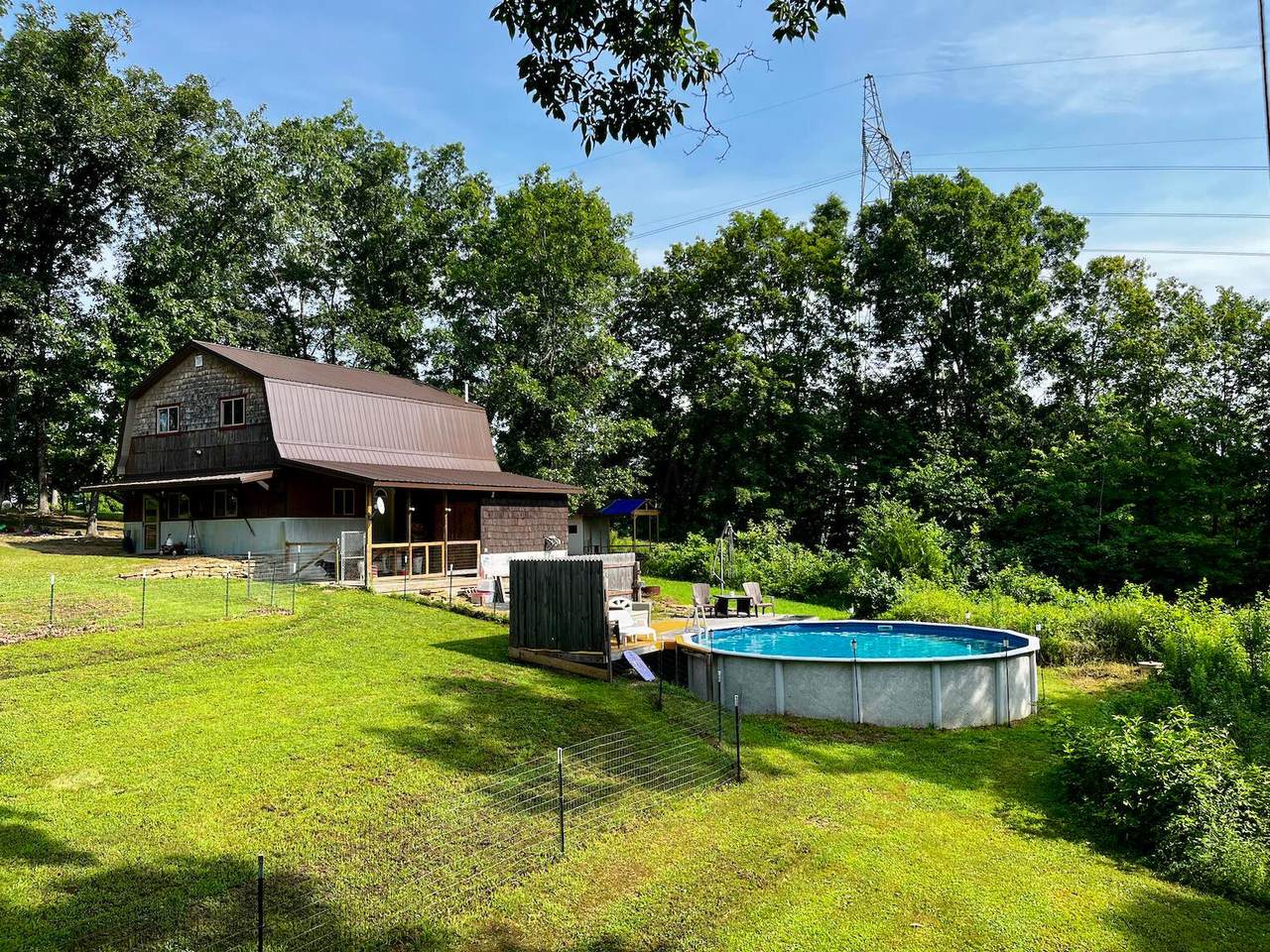 246 Leslie Lane - Photo 1