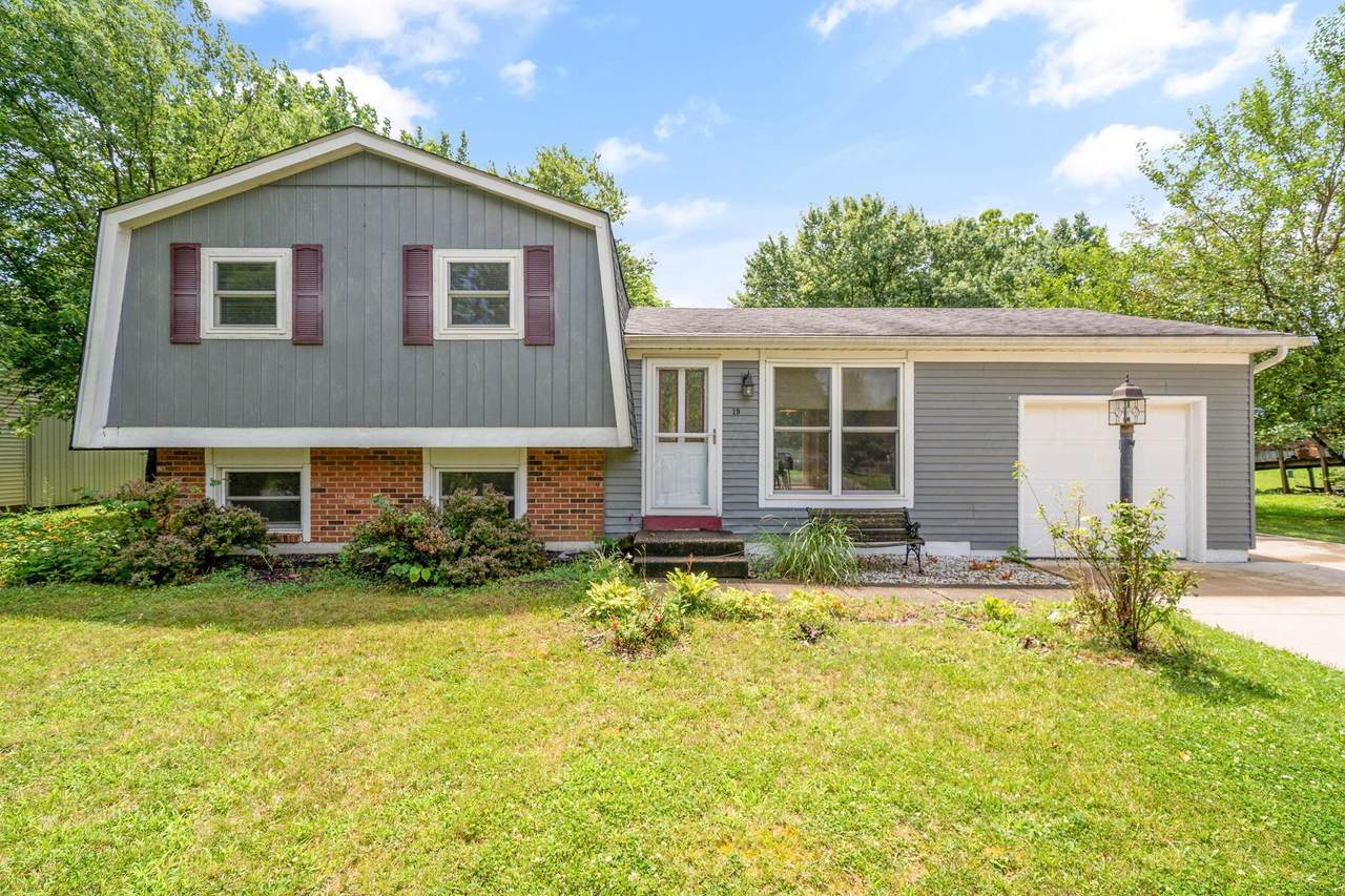 19 Lynette Drive - Photo 1