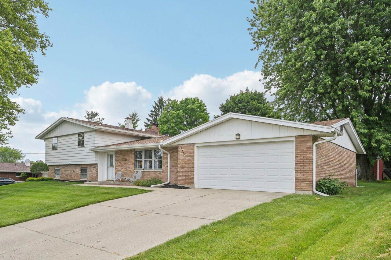 3152 Sherwood Park Drive - Photo 1