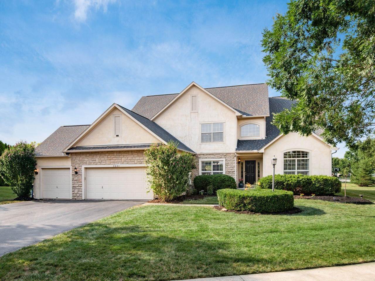 8041 Summerhouse Drive - Photo 1