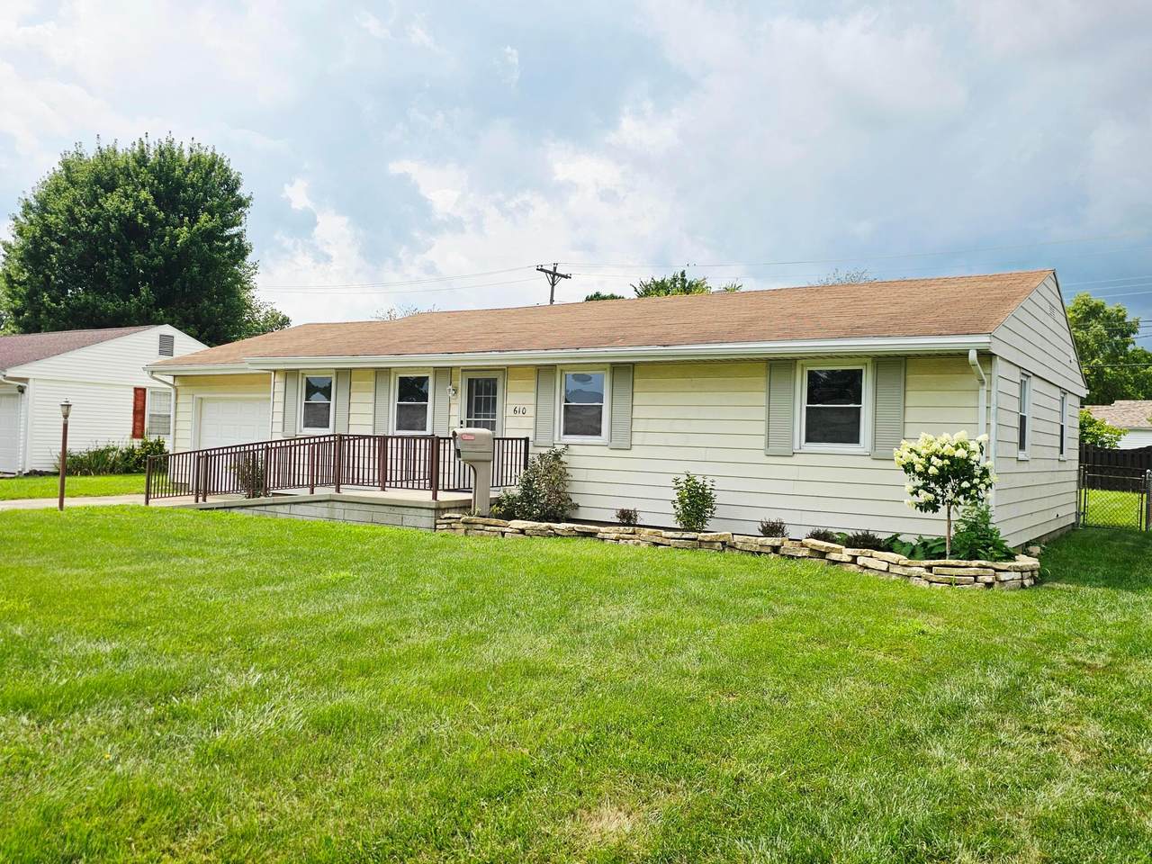 610 Belle Aire Place - Photo 1