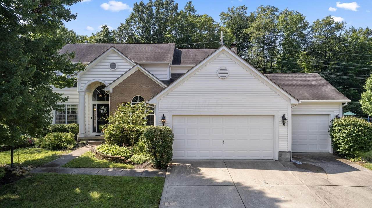 891 Dunvegan Circle - Photo 1