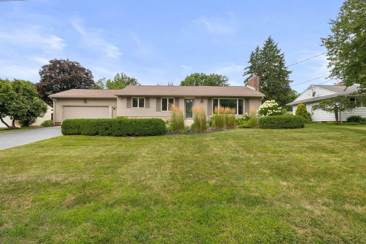 884 Ridge Road - Photo 1
