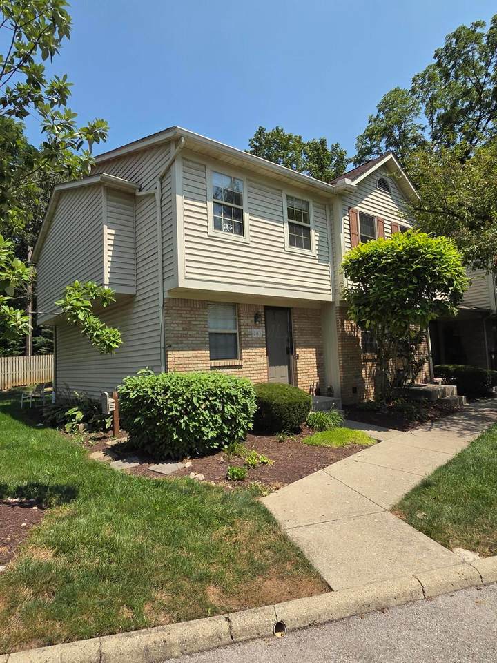 247 Foxtrail Place - Photo 1