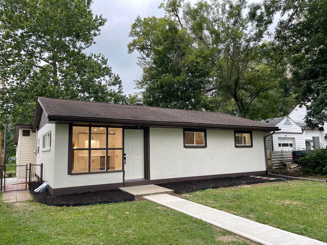 1915 Hopkins Avenue - Photo 1