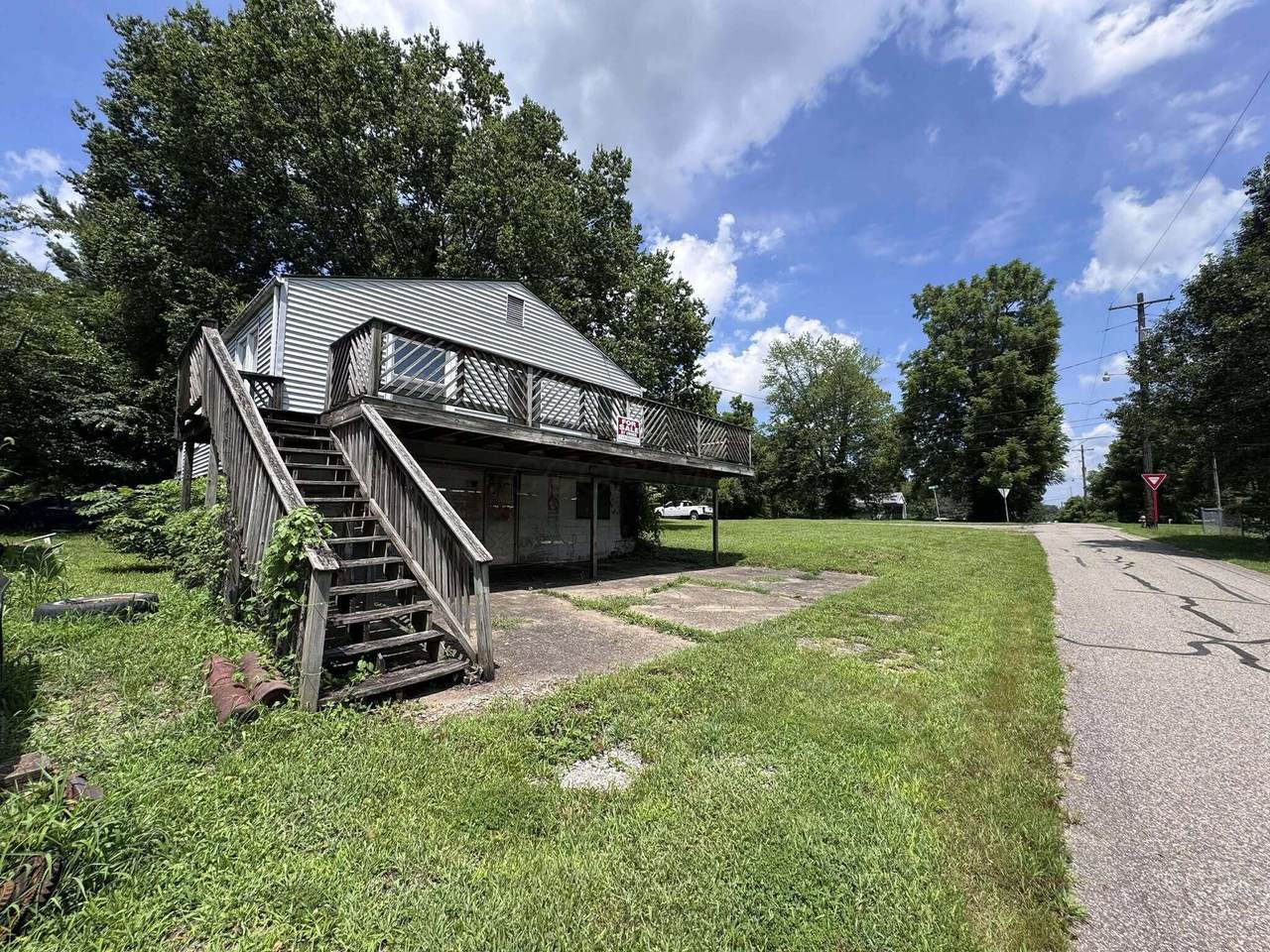 505 Charles Street - Photo 1