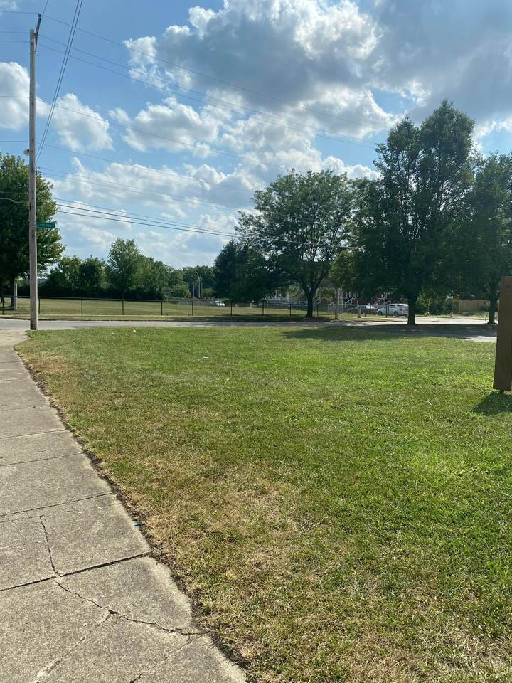 1463 Gibbard Avenue - Photo 1