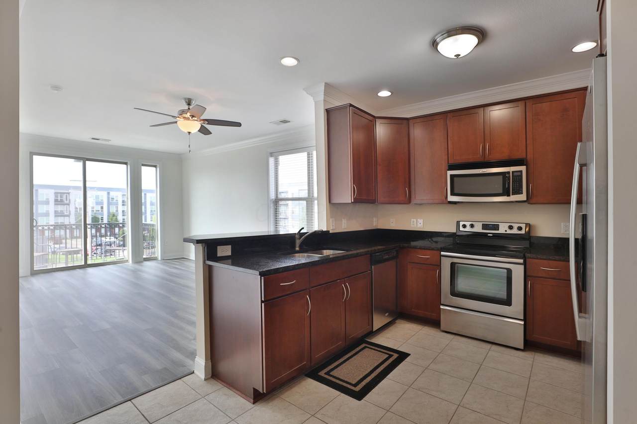 925-303 Ingleside Avenue - Photo 1