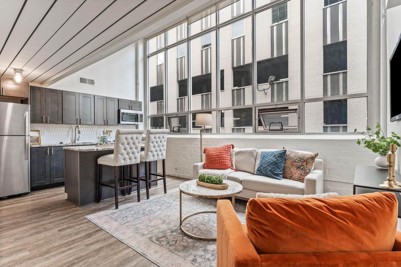 60-211 Spring Street - Photo 1