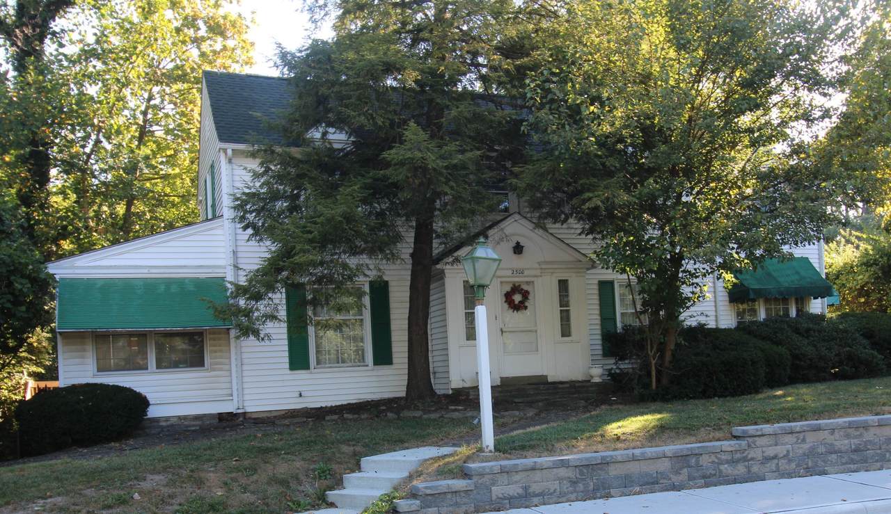 2500 Maplewood Drive - Photo 1