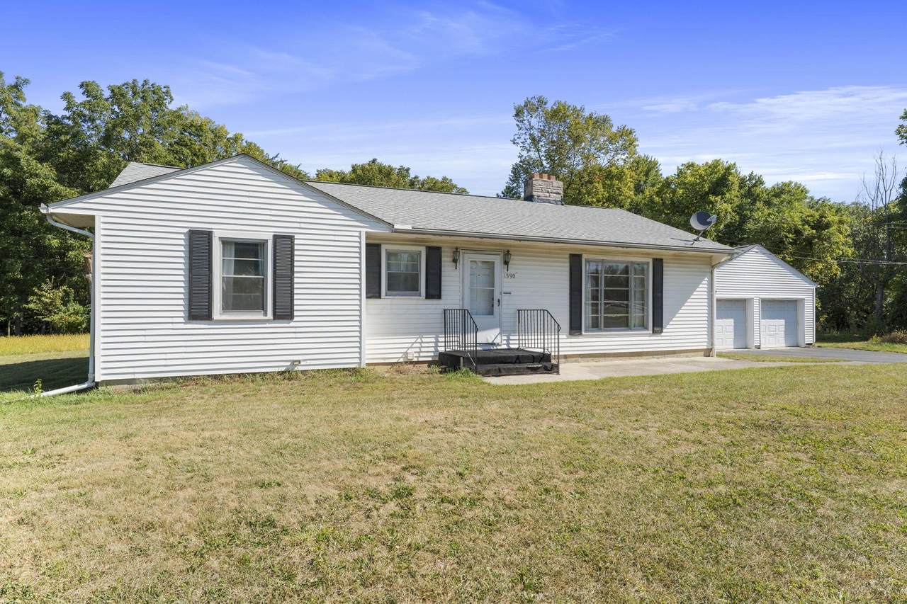 1590 William Street - Photo 1